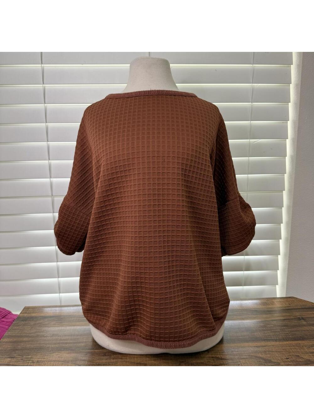 Max Studio Brown Waffle Knit Short Sleeve Top Size Large